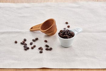 Hario V60 Measuring Scoop / Spoon Wood - Character Coffee Roasters